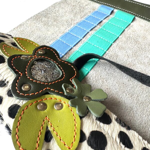 Keep-it-together : green spots